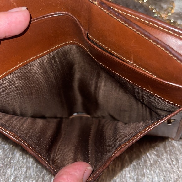 💯authentic EUC Burberry trifold wallet on a chain - Picture 15 of 16